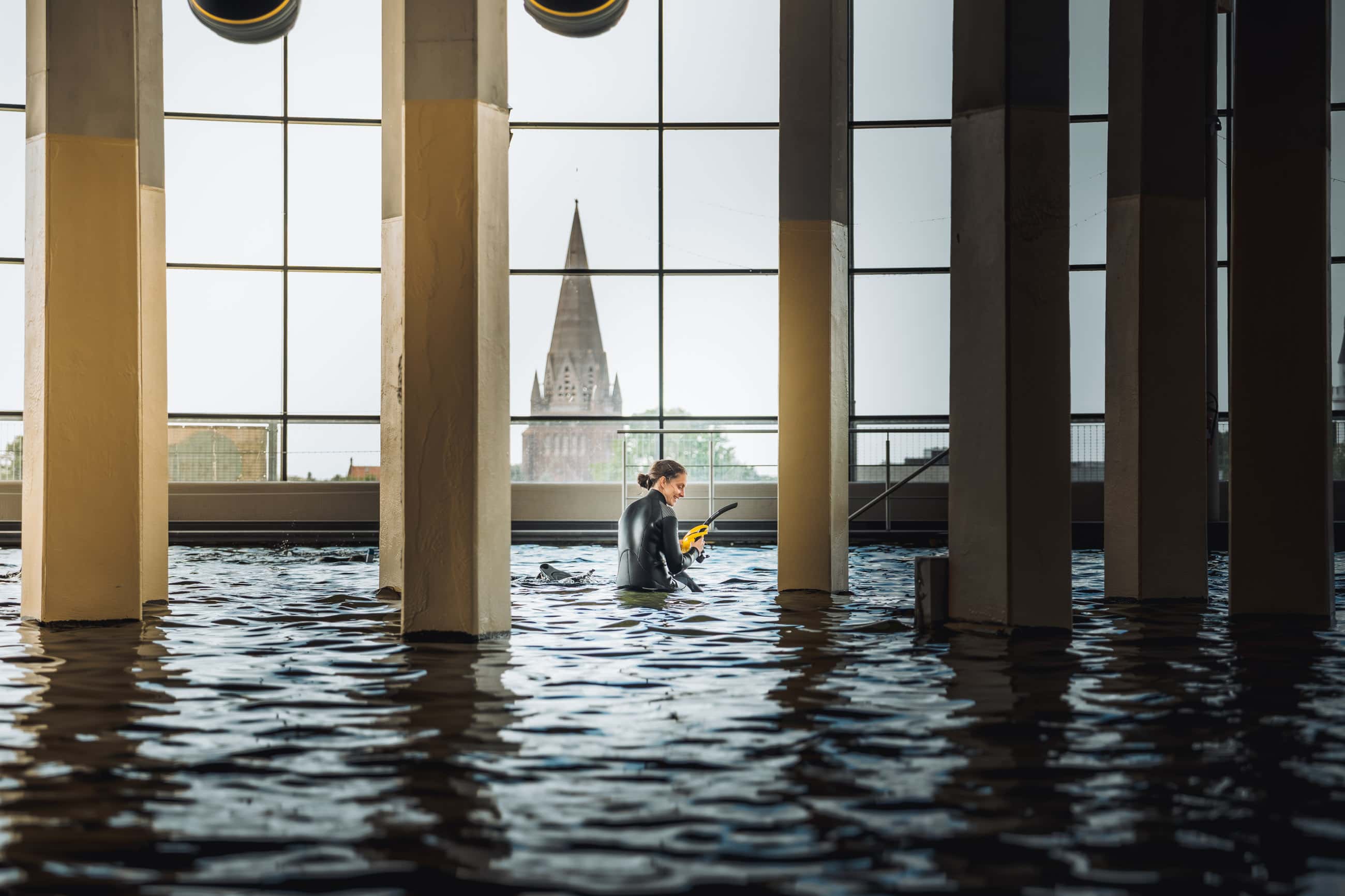 overstroomd interieur met spiegelend water, graffo fotografie