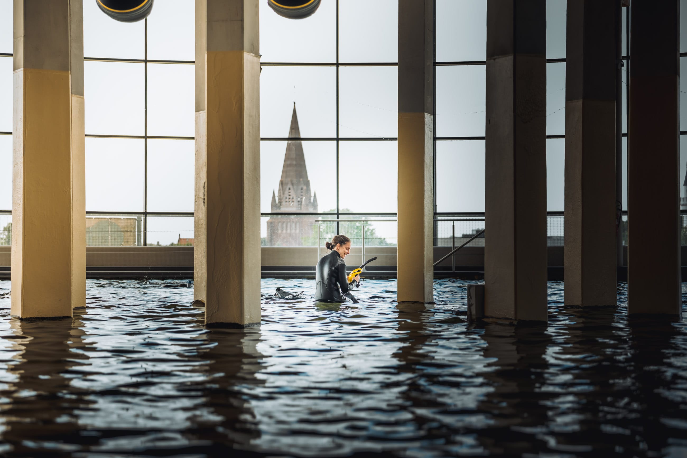 overstroomd interieur met spiegelend water, graffo fotografie